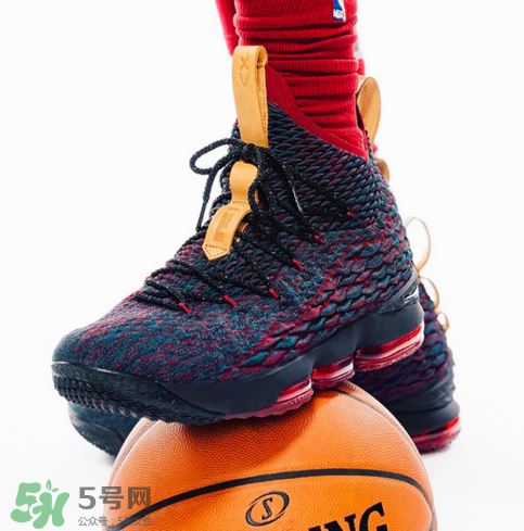 nike lebron 15 cavs實物什么樣？