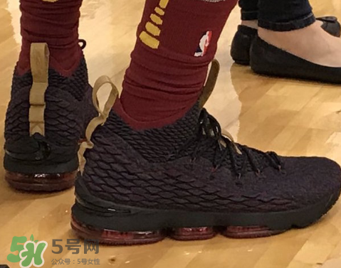 nike lebron 15 cavs實物什么樣？