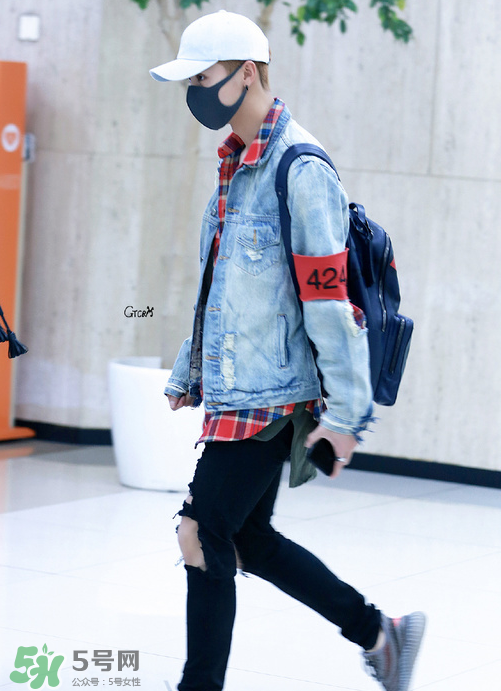 424的袖標(biāo)怎么固定？424袖標(biāo)能拆嗎？