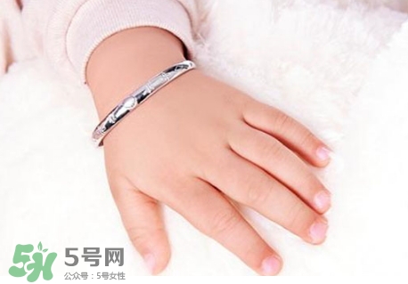 中秋節(jié)送什么禮給親戚？中秋節(jié)除了送月餅還能送什么？