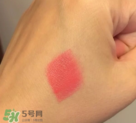 雅詩蘭黛戀愛唇膏怎么打開？雅詩蘭黛戀愛唇膏怎么用