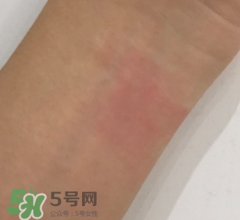 雅詩蘭黛戀愛唇膏220心動(dòng)色試色