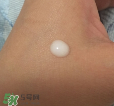 olay小臉精華怎么用？olay玉蘭油臻粹小臉精華使用心得