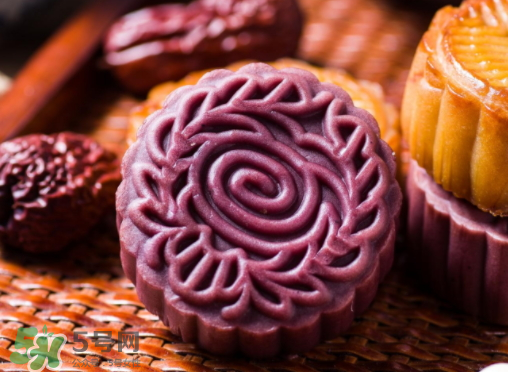 中秋節(jié)送月餅送幾盒？ 中秋送月餅一般送幾盒？