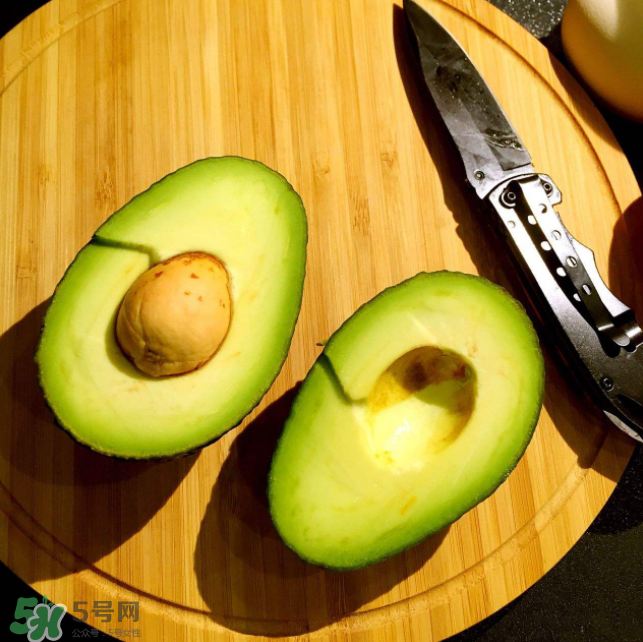 牛油果硬得能吃嗎？孕婦吃牛油果注意事項(xiàng)