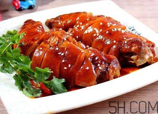 前豬腳好還是后豬腳好？豬腳和什么一起煲湯好