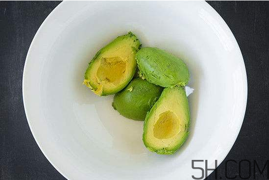 牛油果和香蕉一起能多吃嗎？牛油果挑什么樣的好？