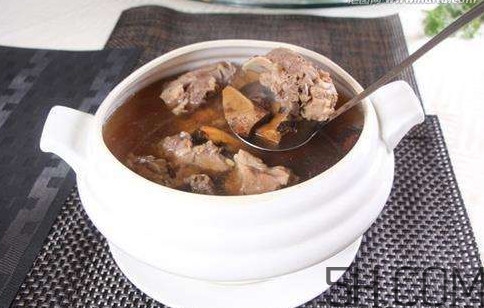 牛骨頭湯是補鈣的嗎？什么人不宜喝牛骨湯