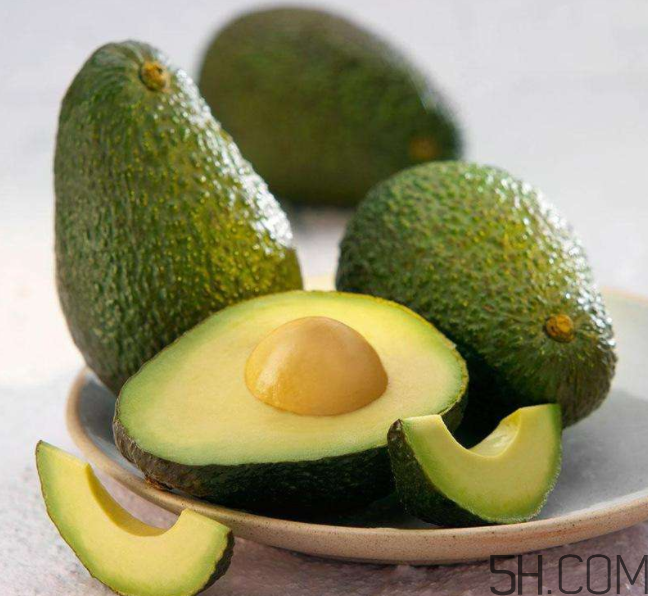 牛油果榨汁要加水嗎？糖尿病人吃牛油果的好處