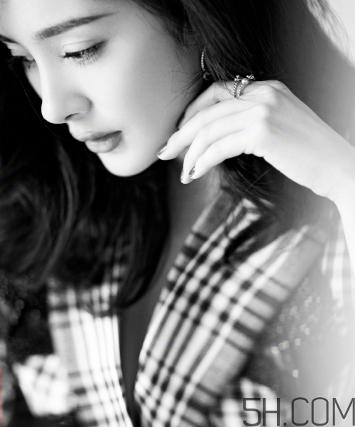 去眼袋手術(shù)需要住院?jiǎn)幔咳パ鄞中g(shù)恢復(fù)期多久？