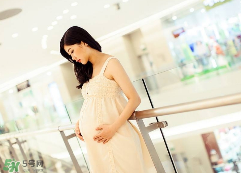 男寶寶更愛提前報(bào)到嗎？懷男孩更容易早產(chǎn)？