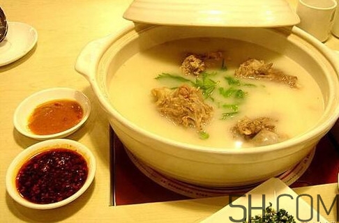 牛骨頭湯補什么？牛骨頭湯不能和什么一起吃