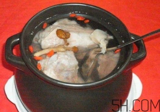 牛骨頭湯是補鈣的嗎？什么人不宜喝牛骨湯