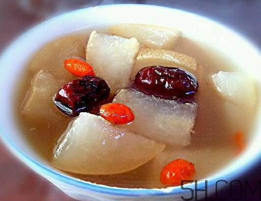 冰糖雪梨可以放紅棗嗎？冰糖雪梨可以放枸杞嗎？