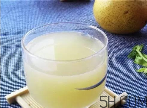 雪梨能和牛奶一起吃嗎？雪梨可以和牛奶榨汁嗎？