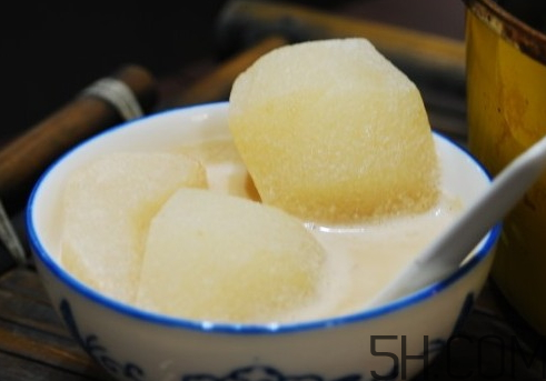 雪梨能和牛奶一起吃嗎？雪梨可以和牛奶榨汁嗎？