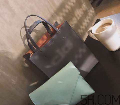 fibreno包大概多少錢？fibreno在哪里買？