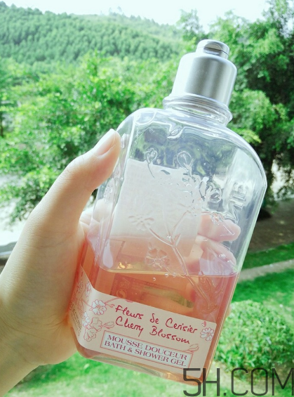 歐舒丹甜蜜櫻花沐浴啫喱怎么樣？好用嗎？