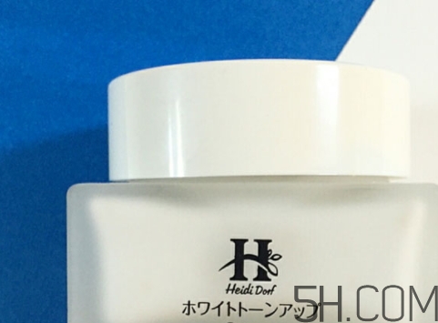 白肌美人素顏霜粉色和藍(lán)色哪個(gè)好？