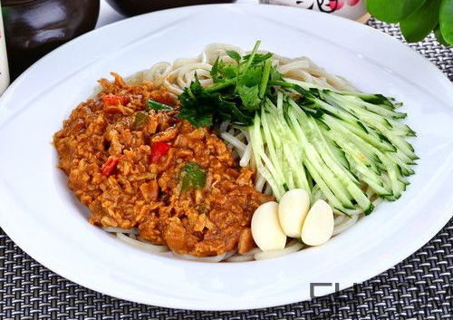 炸醬面可以用豆瓣醬嗎？炸醬面可以用黃豆醬嗎？