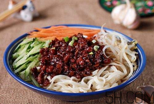 炸醬面可以用豆瓣醬嗎？炸醬面可以用黃豆醬嗎？