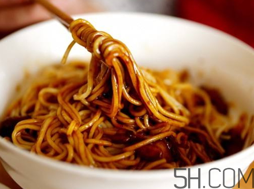 炸醬面可以用掛面嗎？炸醬面用什么面條？