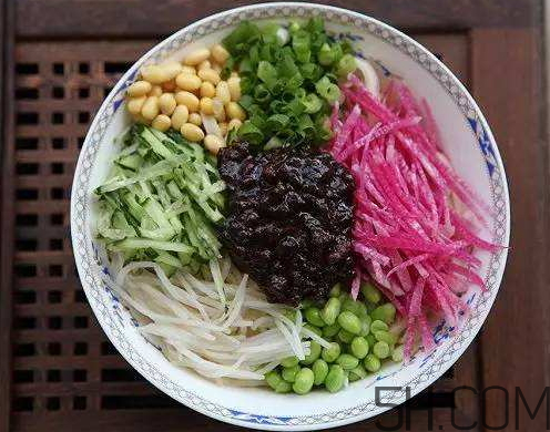 炸醬面可以用掛面嗎？炸醬面用什么面條？