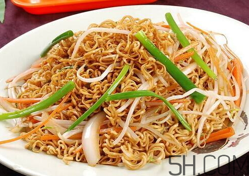 炒面可以隔夜吃嗎？炒面可以放多久？