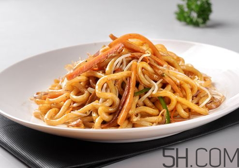 炒面可以隔夜吃嗎？炒面可以放多久？