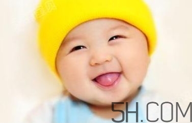 如何給寶寶斷奶？寶媽有妙招