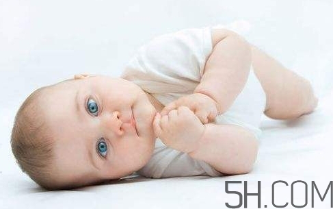 如何給寶寶斷奶？寶媽有妙招