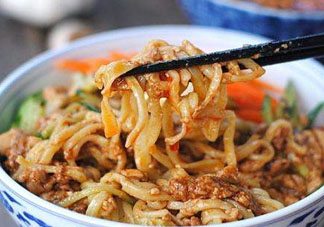 炸醬面可以用掛面嗎？炸醬面用什么面條？