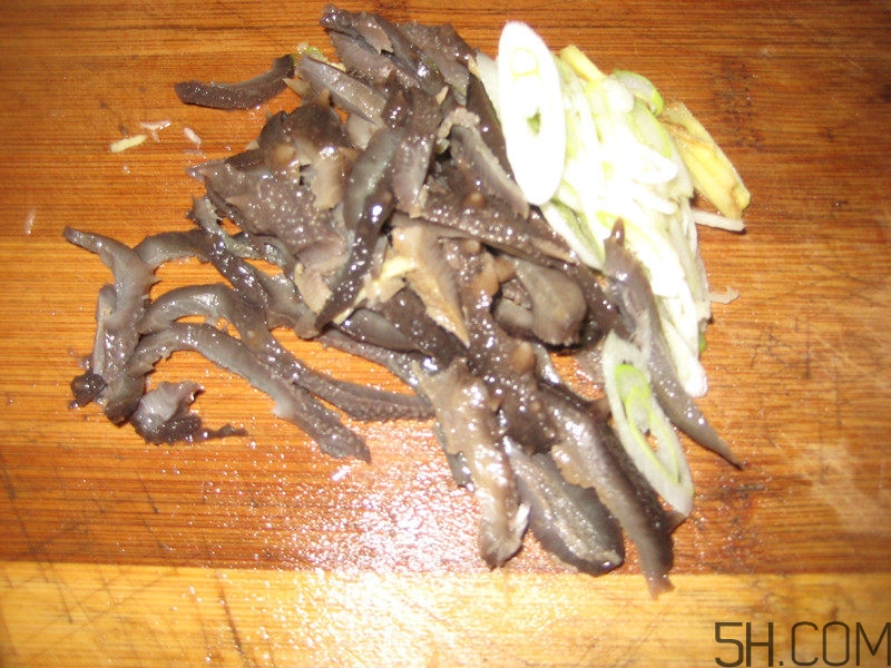 蘑菇和海參能一起吃嗎？蘑菇海參湯的做法