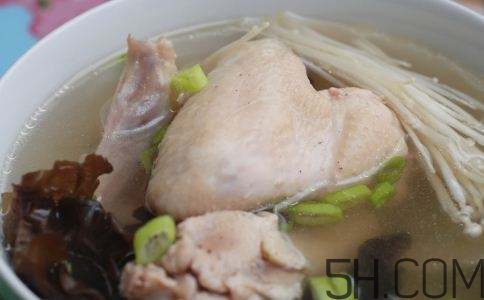 海參可以和排骨一起燉湯嗎？海參排骨湯怎么做？