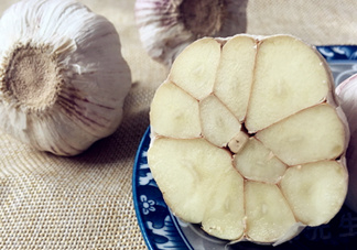 大蒜泡酒適合什么人喝？大蒜泡酒的禁忌人群