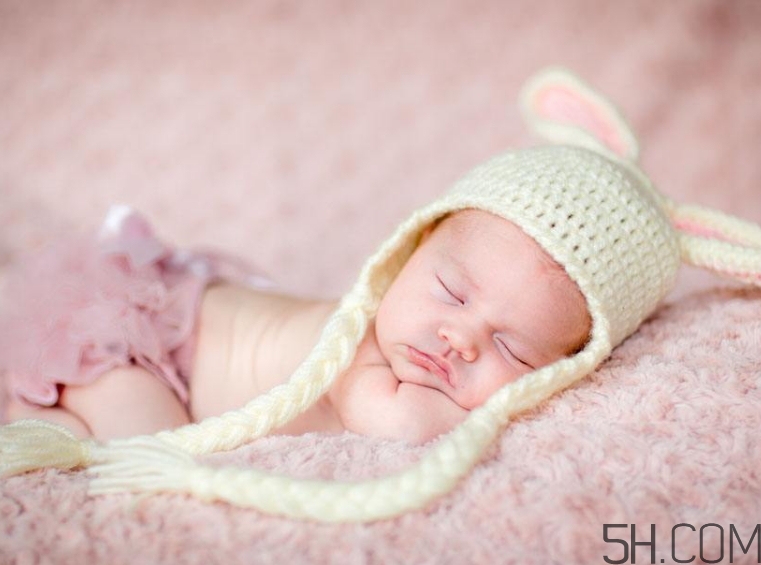 如何給寶寶斷奶？寶媽有妙招