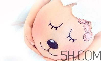 孕晚期見紅了肚子不痛怎么辦？孕晚期見紅是持續(xù)的嗎？