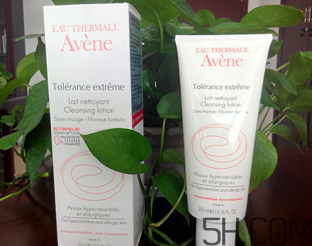 雅漾舒緩特護(hù)潔面乳怎么樣？好用嗎？