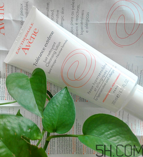 雅漾舒緩特護(hù)潔面乳怎么樣？好用嗎？