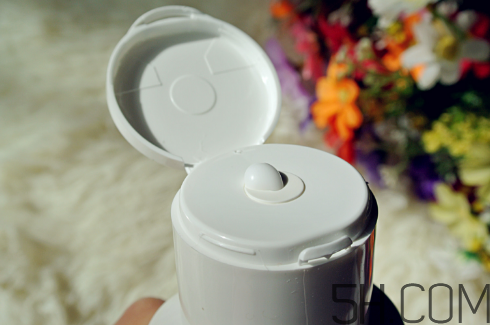 雅漾舒緩特護(hù)潔面乳怎么樣？好用嗎？