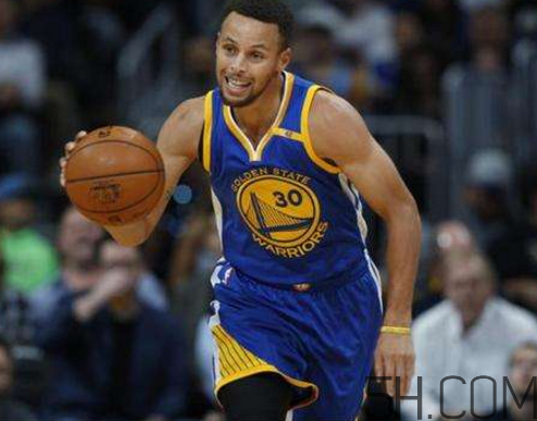 under armour curry 4白黑配色什么時候發(fā)售_多少錢？