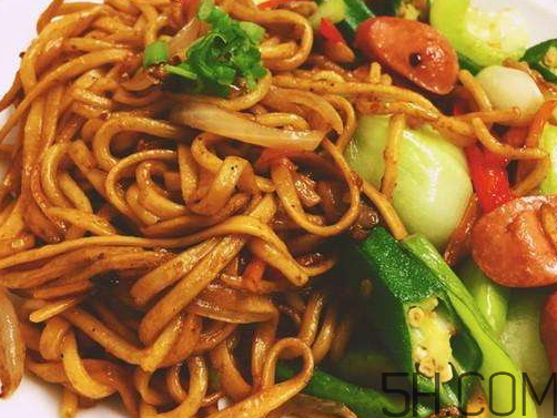 炒面用什么醬油？炒面用什么調料最香？