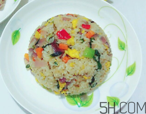 蛋炒飯可以放洋蔥嗎？蛋炒飯放洋蔥好吃嗎？