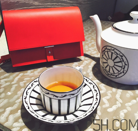 pb0110是什么牌子？pb0110包包怎么樣？