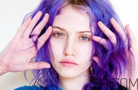 染發(fā)劑可以帶上高鐵嗎？染發(fā)劑可以帶上火車(chē)嗎