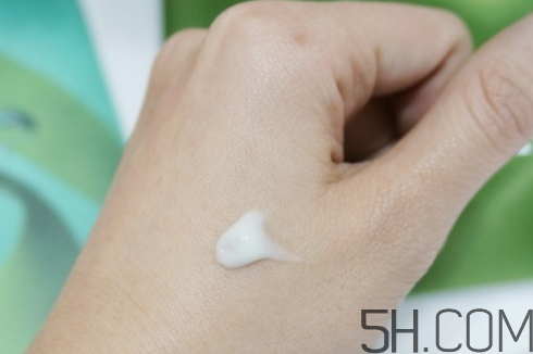 海藍(lán)之謎活顏煥膚精華露多少錢？專柜價(jià)格