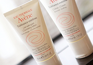 雅漾舒緩特護(hù)潔面乳怎么用？使用方法