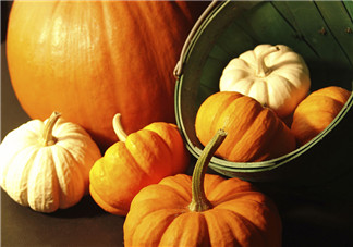 大閘蟹和南瓜一起什么人不適合吃？大閘蟹和南瓜一起吃要怎么辦？