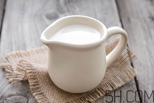 牛奶煮開了還有營養(yǎng)嗎？牛奶可以加熱嗎？