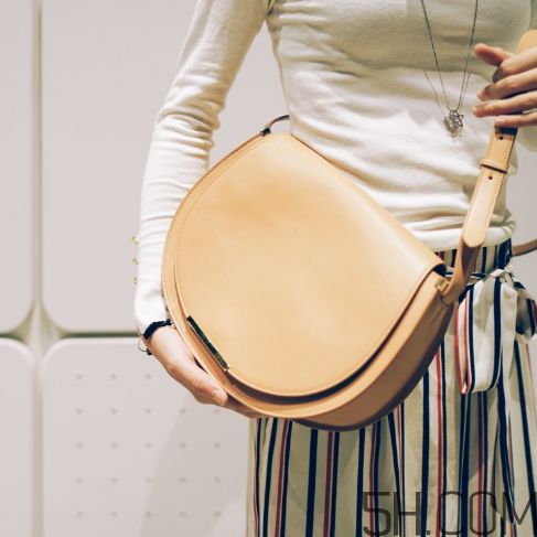 cuyana哪能買到？cuyana馬鞍包多少錢？